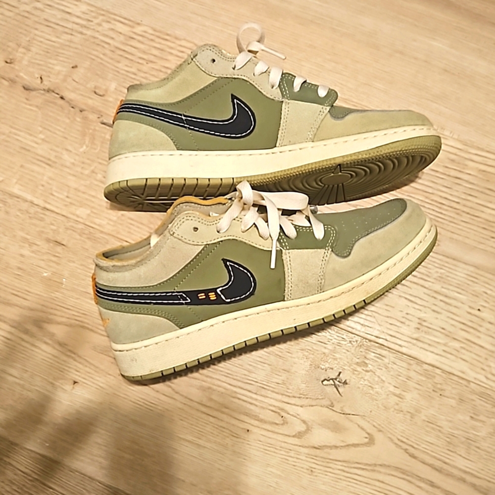 Nike Kid's Sz 7y Air Jordan 1 Low SE Craft Sky J Light Olive Black FD9092 300